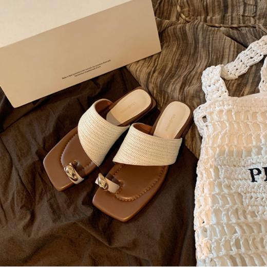 🔹【ROAADN度假风金属夹趾草编真皮凉拖399-1】✅踩上这双草编拖，感觉已经在曼谷度假了~🎊 商品图2