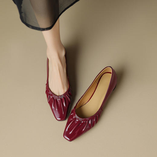 【预售5天】舒适柔软低跟奶奶鞋2024秋冬小方头褶皱里外全皮软底休闲单鞋NJMK&K633 商品图3