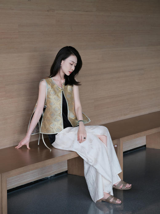 盛唐牡丹 |织金孔雀几何纹重缎宋锦马甲 商品图0