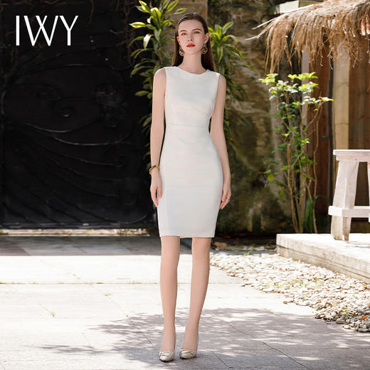 IWY/米白色修身收腰显瘦连衣裙女秋装干练百搭无袖背心职业西服裙Q620 商品图0