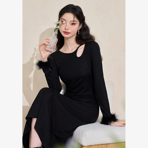 西遇黑色长袖针织连衣裙女2024年秋季新款法式镂空修身高弹长裙D3342229 商品图3