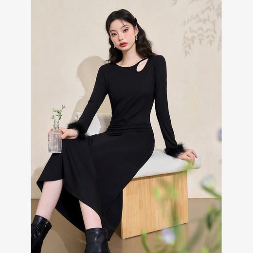 西遇黑色长袖针织连衣裙女2024年秋季新款法式镂空修身高弹长裙D3342229 商品图2