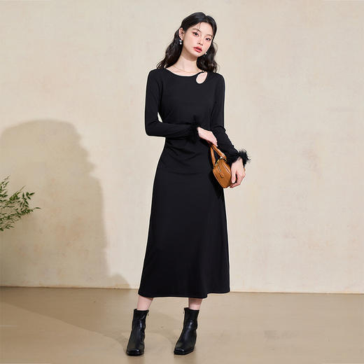 西遇黑色长袖针织连衣裙女2024年秋季新款法式镂空修身高弹长裙D3342229 商品图1