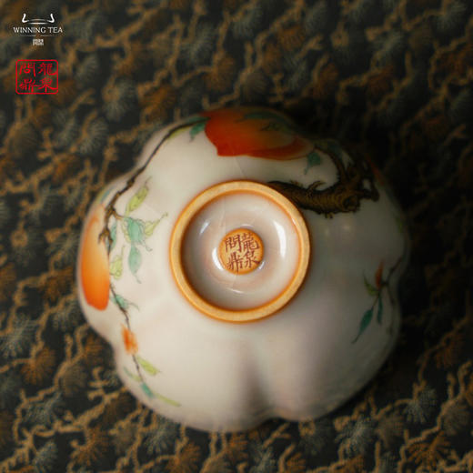龙泉问鼎彩绘哥窑报春杯（倩桃压枝 /五桃）（缺货） 商品图2
