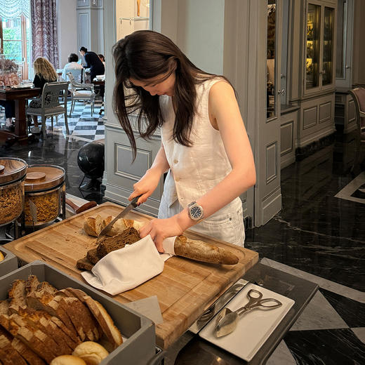 ROMI STUDIO “自我轮廓” 100亚麻肌理纹路后收腰修身马甲43129014 商品图3