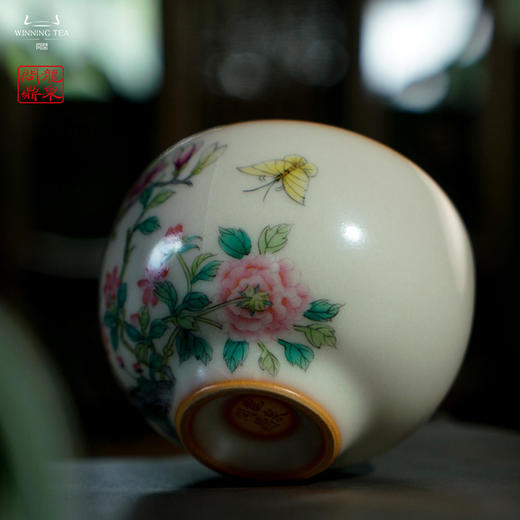 龙泉问鼎彩绘哥窑浮白杯（舞悦花间）（缺货） 商品图2