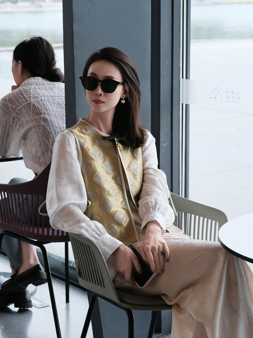 盛唐牡丹 |织金孔雀几何纹重缎宋锦马甲 商品图2