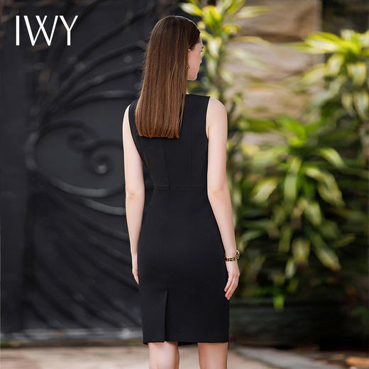 IWY/新款赫本风黑色无袖背心连衣裙内搭西装裙收腰显瘦职业裙Q1045-B 商品图4