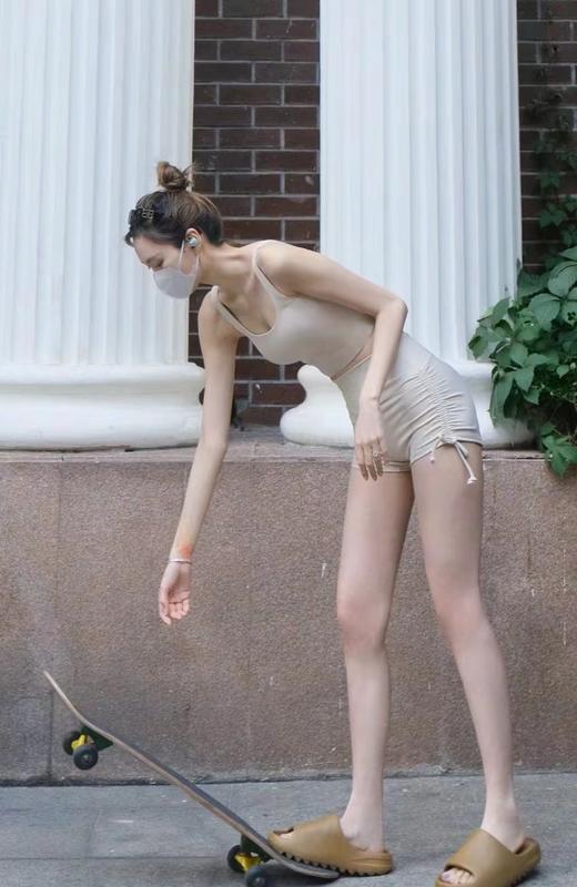 原版原单 𝐘𝐞𝐞𝐳𝐲椰子拖鞋 𝟐𝟎𝟐𝟒钢印版 商品图5