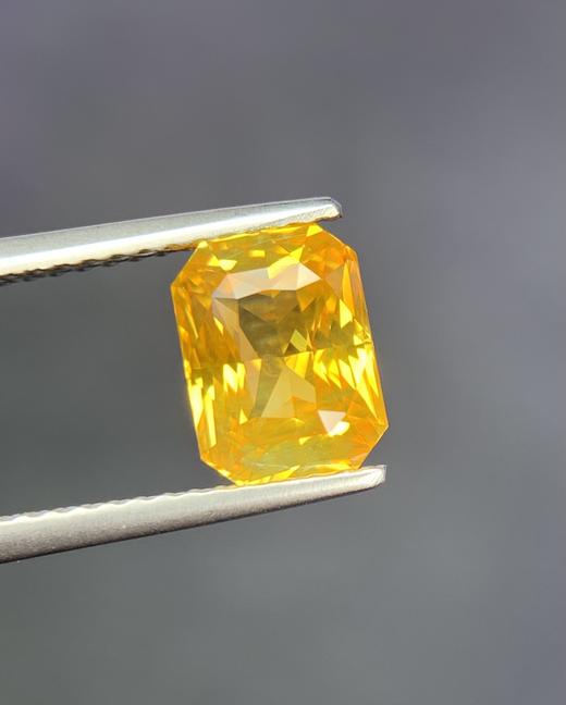 2.12ct 黄蓝宝裸石 商品图5