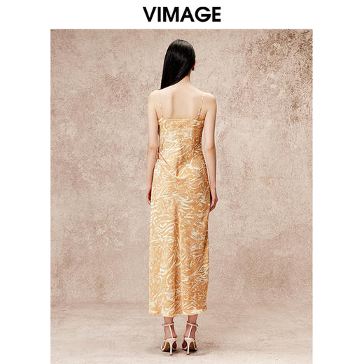 VIMAGE纬漫纪秋季新款印花设计感收腰吊带连衣裙V2207813 商品图5