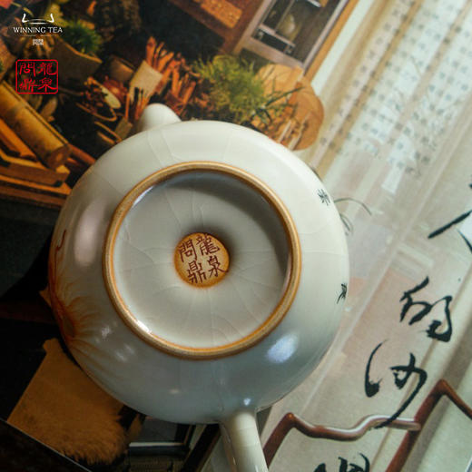 龙泉问鼎彩绘哥窑西施壶（纳财积福）（缺货） 商品图4