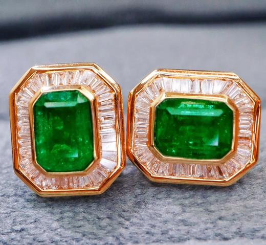 1.75ct 祖母绿耳钉 商品图3