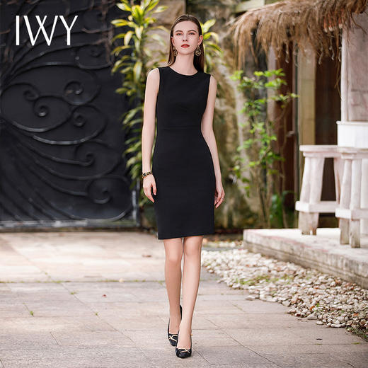 IWY/新款赫本风黑色无袖背心连衣裙内搭西装裙收腰显瘦职业裙Q1045-B 商品图3