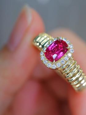 0.73ct 红宝石戒指