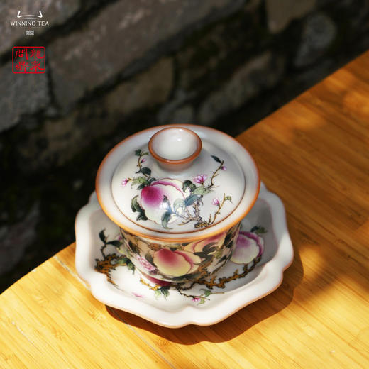 龙泉问鼎彩绘哥窑清函盖碗（九桃） 商品图1