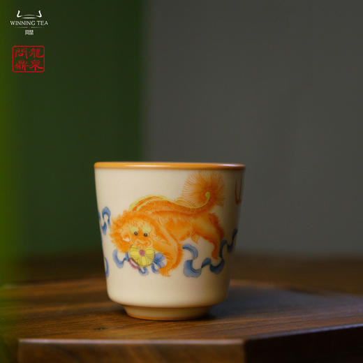 龙泉问鼎彩绘哥窑天水杯（狮子绣球）（缺货） 商品图0