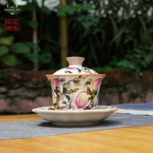 龙泉问鼎彩绘哥窑清函盖碗（九桃） 商品图0