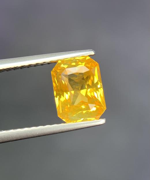 2.12ct 黄蓝宝裸石 商品图4