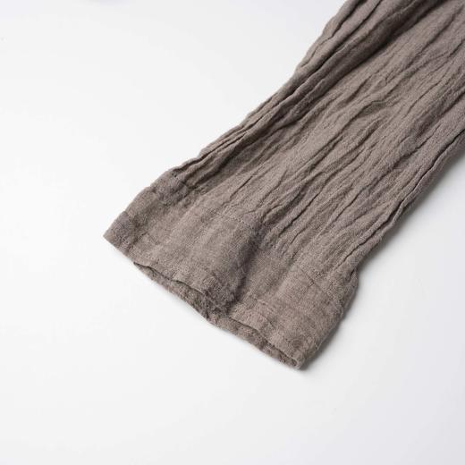 ROMI STUDIO“自我力量”100%亚麻酵洗褶皱肌理感深V衬衣 24SST1072 商品图3