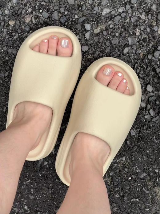 原版原单 𝐘𝐞𝐞𝐳𝐲椰子拖鞋 𝟐𝟎𝟐𝟒钢印版 商品图1