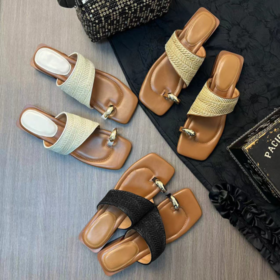 🔹【ROAADN度假风金属夹趾草编真皮凉拖399-1】✅踩上这双草编拖，感觉已经在曼谷度假了~🎊