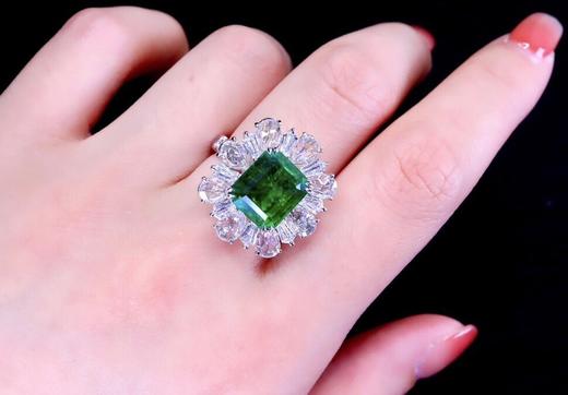 4.15ct 祖母绿戒指 商品图3