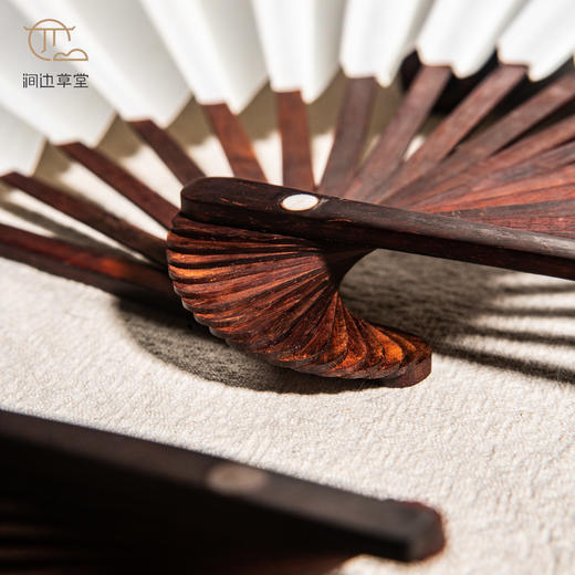 清代紫檀老料制苏工折扇 商品图7