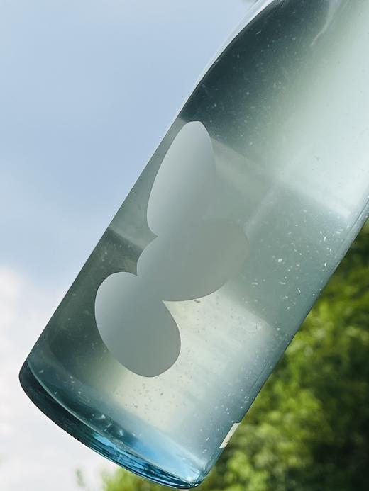 推荐超高颜值也超级网红清酒，清酒界潮牌大岭酒造，入口是麝香葡萄和荔枝的甘酸味道，有白玫瑰和苹果香气，口感顺滑如鲜榨果汁，微微的气泡感滑过舌尖带来一点酥麻，可谓是视觉和味觉的双重顶级体验！ 商品图7