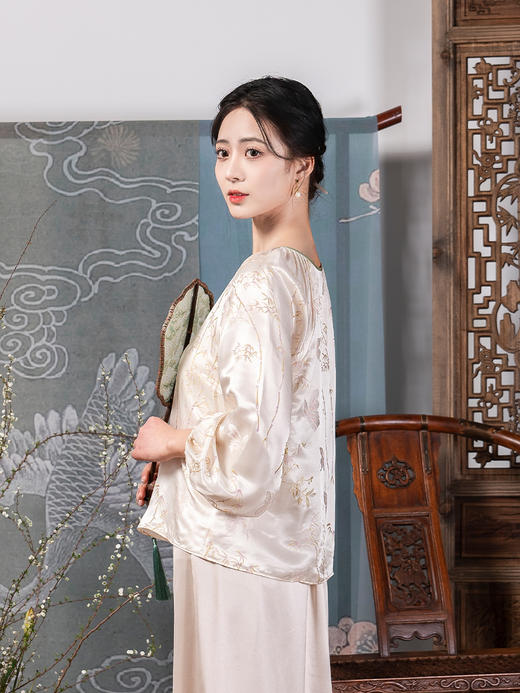 荷言HEYEN 春熹 蝴蝶竹叶提花桑蚕丝人丝面料上衣新中式新品上新 商品图3