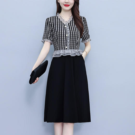 雀说条纹连衣裙新款时尚洋气V领拼接假两件胖MM显瘦中长裙AL8533 商品图0