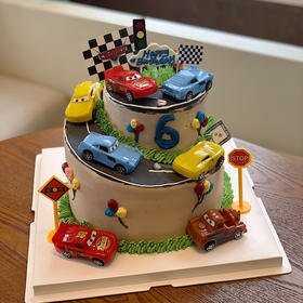 麦昆汽车双层蛋糕