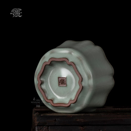 问鼎官窑宋青簪花杯 商品图3