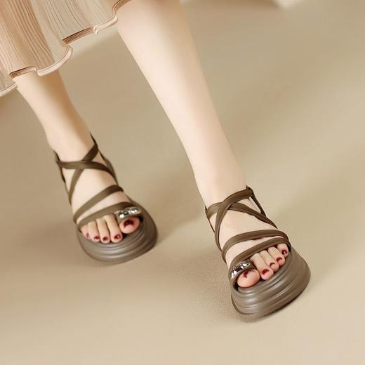 ZHR露趾交叉带凉鞋女厚底百搭凉拖鞋2024新款波西米亚沙滩凉鞋子 商品图9