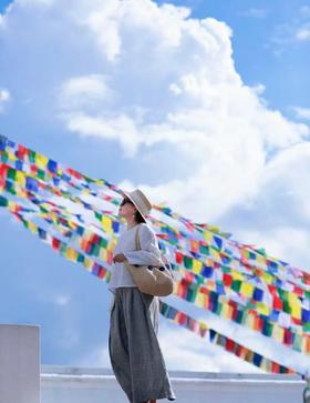 绽友在尼泊尔，行走在加德满都的黑白灰