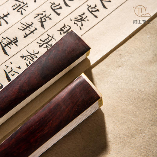 清代紫檀老料制苏工折扇 商品图4