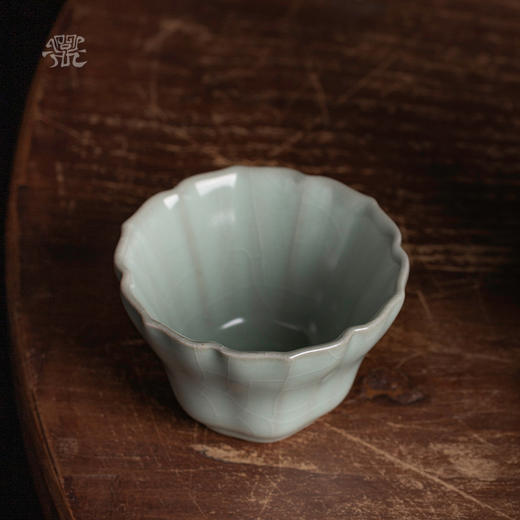 问鼎官窑宋青瓜棱杯 商品图1