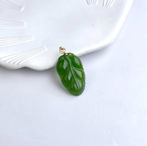 玉美人菲菲-18K碧玉吊坠29*15 商品图0