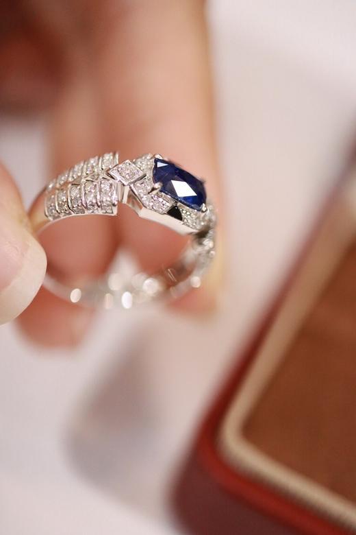 1.06ct 蓝宝石戒指 商品图5