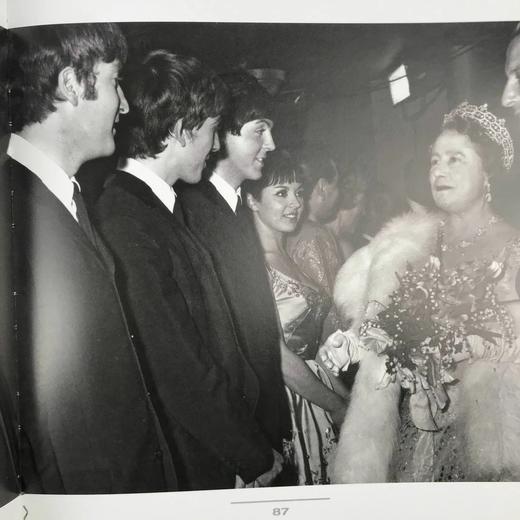 约翰·列侬图传 约百幅插图 精装大16开 商品图9