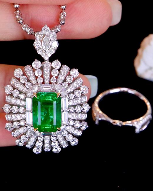 3.60ct 祖母绿戒指吊坠 商品图0