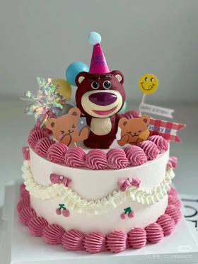 可爱草莓熊生日蛋糕