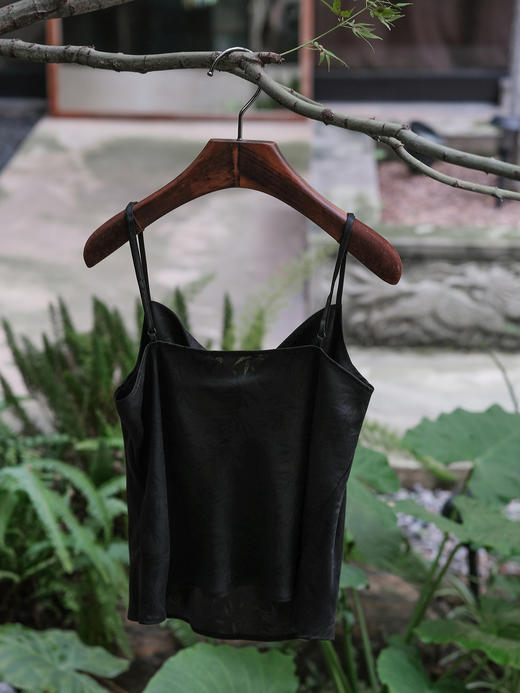 盛唐牡丹 |香云纱文竹纹吊带上衣 商品图8