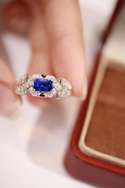 1.06ct 蓝宝石戒指 商品图6