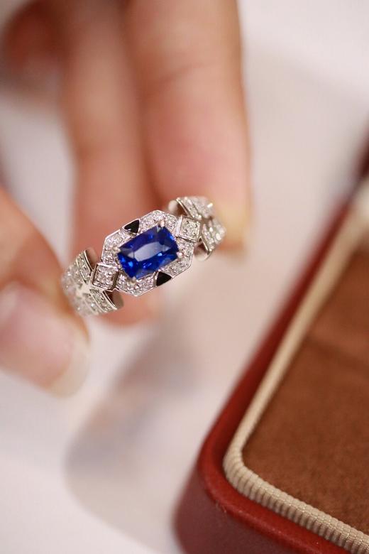 1.06ct 蓝宝石戒指 商品图0