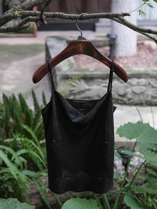 盛唐牡丹 |香云纱文竹纹吊带上衣 商品图7