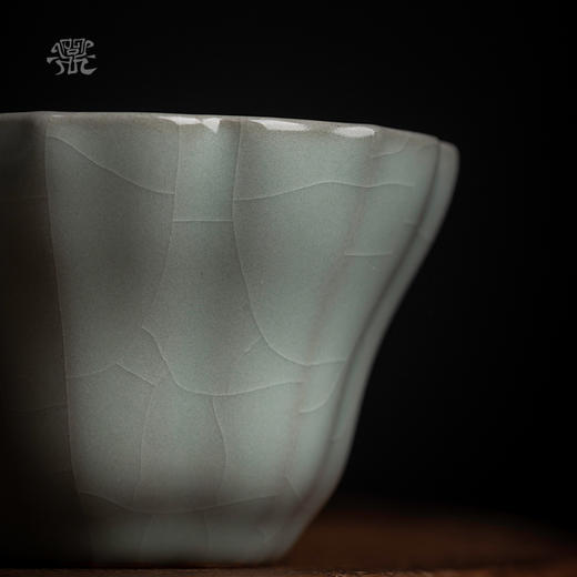 问鼎官窑宋青瓜棱杯 商品图3