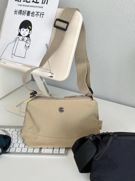 ⏰外贸毁约❗出口转内销❗原价39美金💢 现在39.9清仓❗闷声捡大漏❗【防泼水时尚女士休闲斜挎包】 商品图3