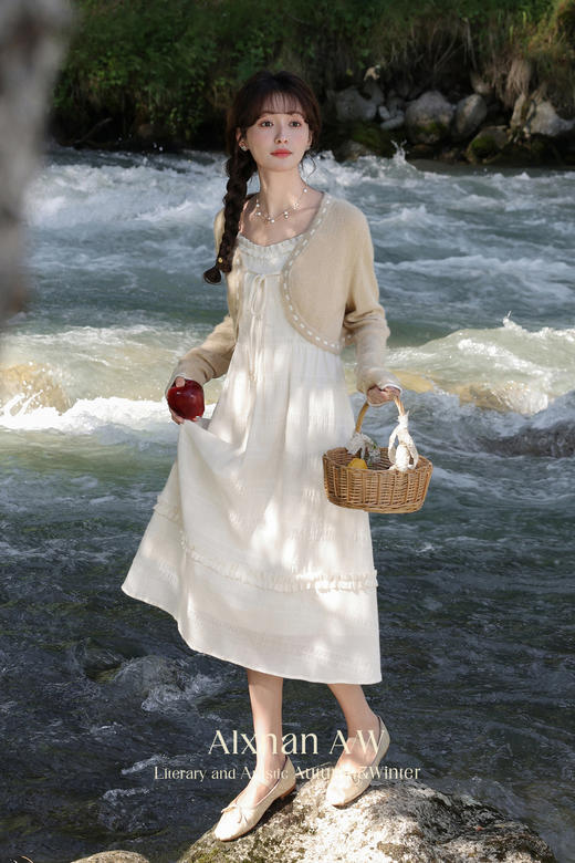 鹿向南「暮色花田」法式气质连衣裙女L39528SY 商品图3