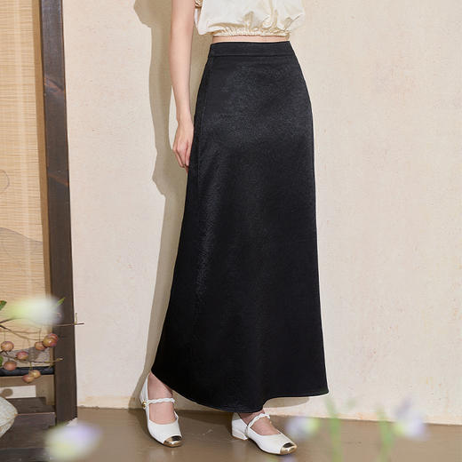 西遇法式高级感包臀半身裙女新款垂坠感高腰百搭中长裙10240035 商品图3